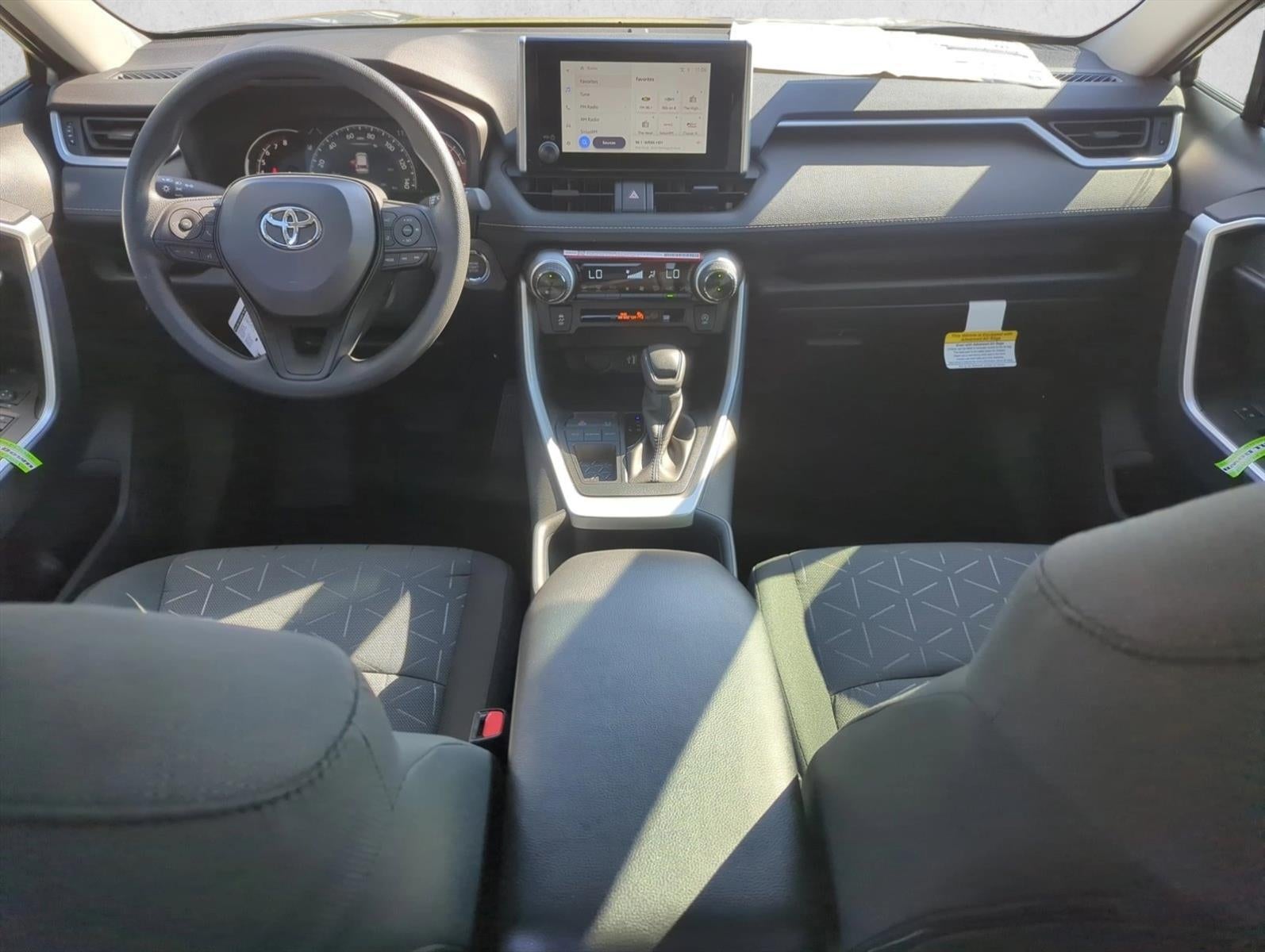 2025 Toyota RAV4 XLE FWD (GS)