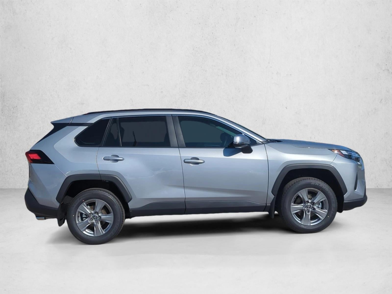2025 Toyota RAV4 XLE FWD (GS)