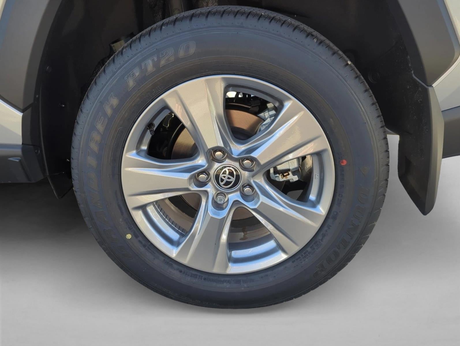 2025 Toyota RAV4 XLE FWD (GS)