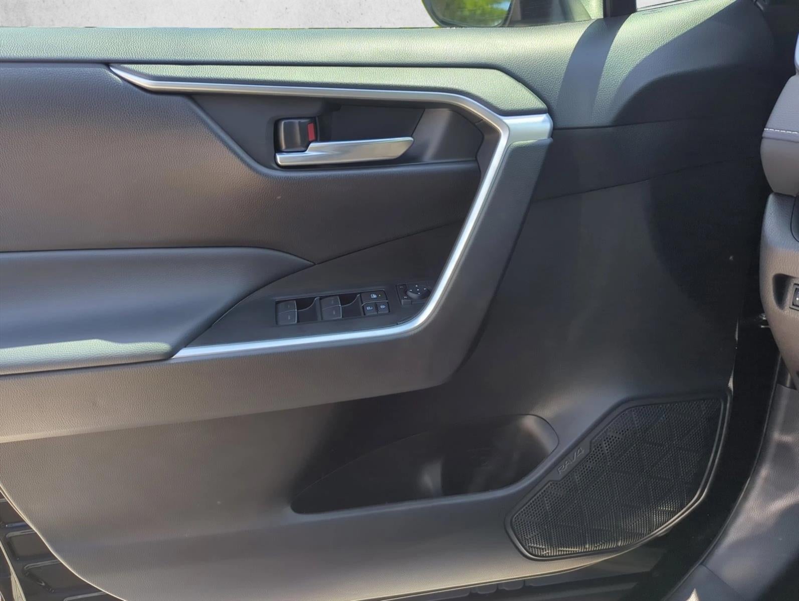 2025 Toyota RAV4 XLE FWD (GS)