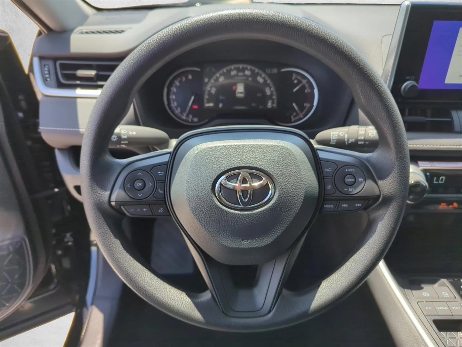 2025 Toyota RAV4 XLE FWD (GS)