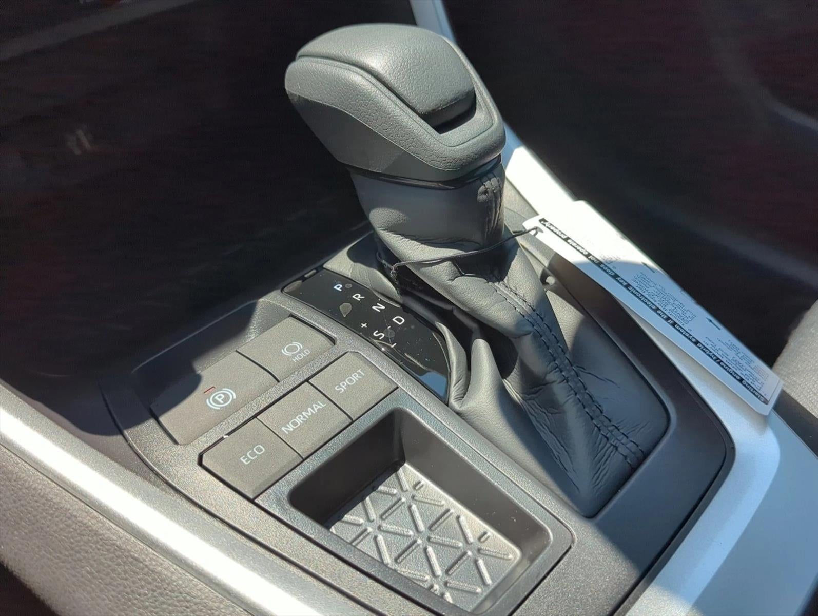 2025 Toyota RAV4 XLE FWD (GS)