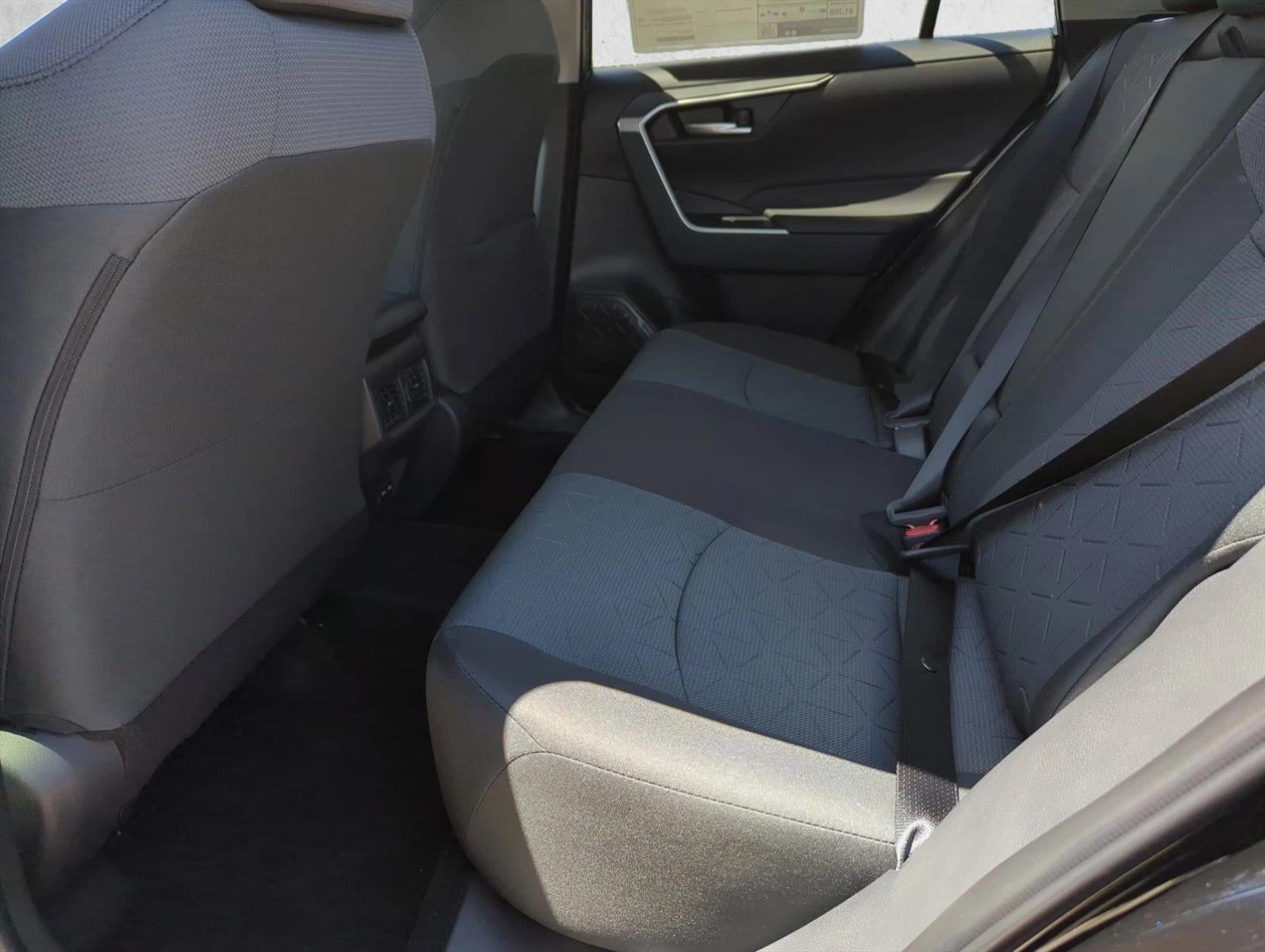 2025 Toyota RAV4 XLE FWD (GS)