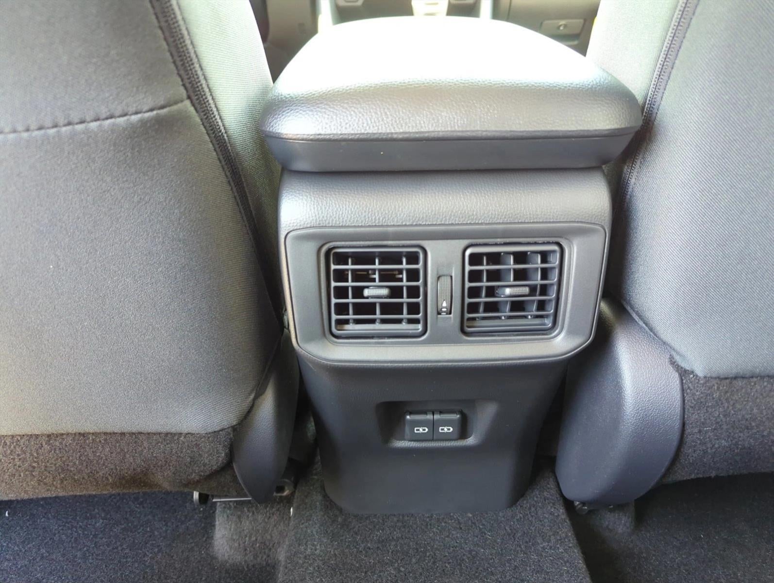 2025 Toyota RAV4 XLE FWD (GS)