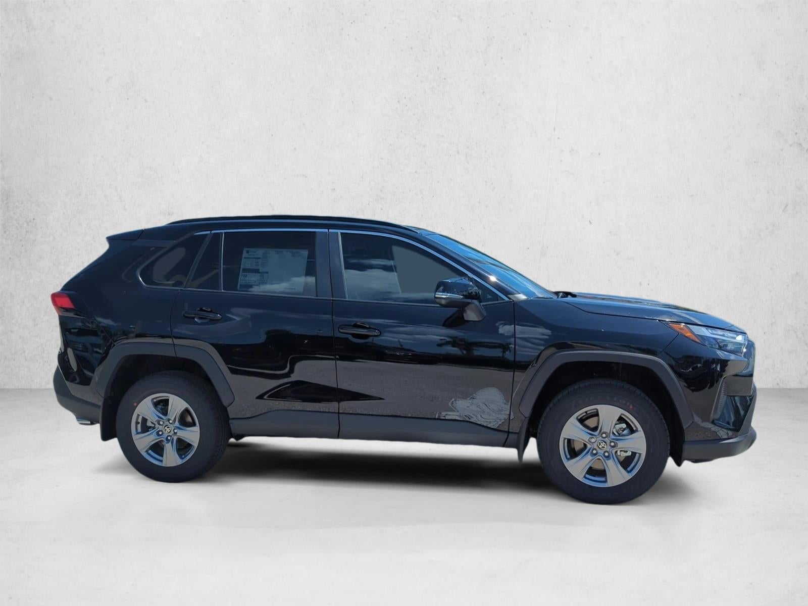 2025 Toyota RAV4 XLE FWD (GS)