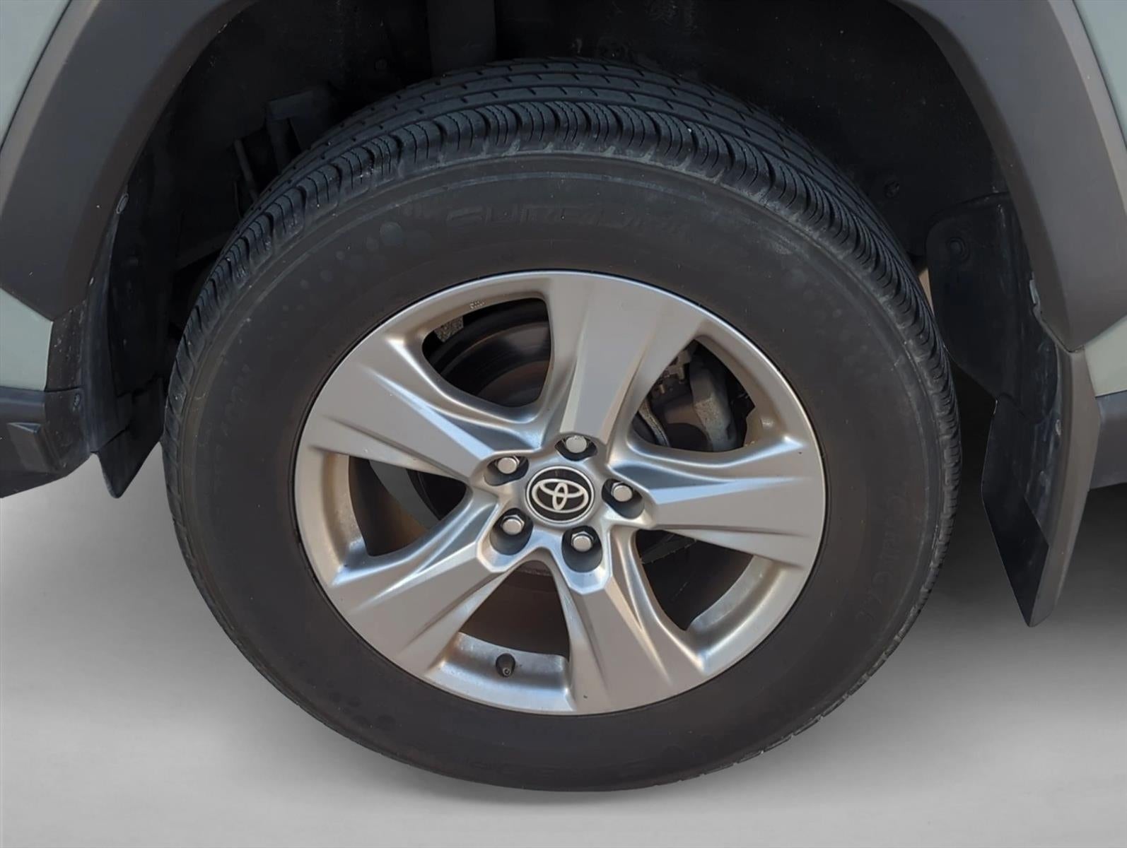 2022 Toyota RAV4 XLE FWD (GS)