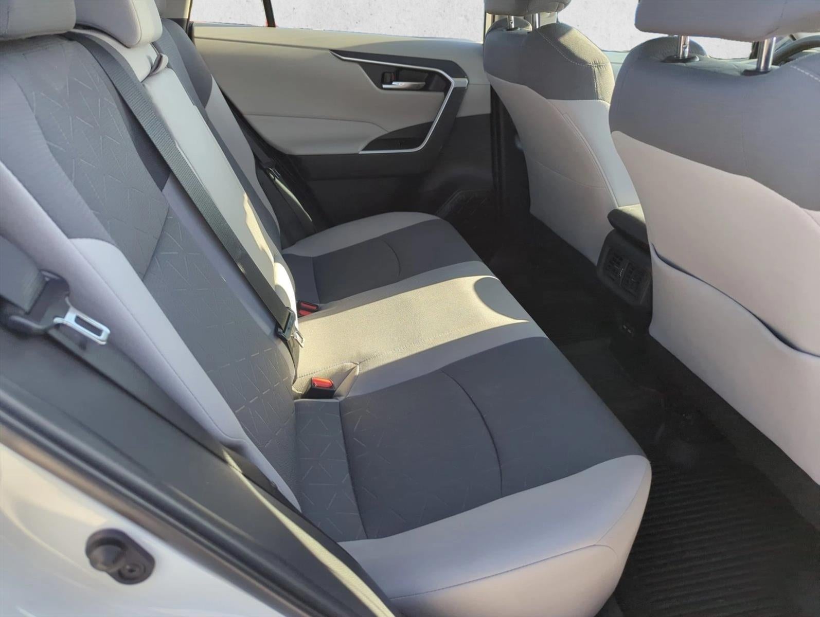2022 Toyota RAV4 XLE FWD (GS)