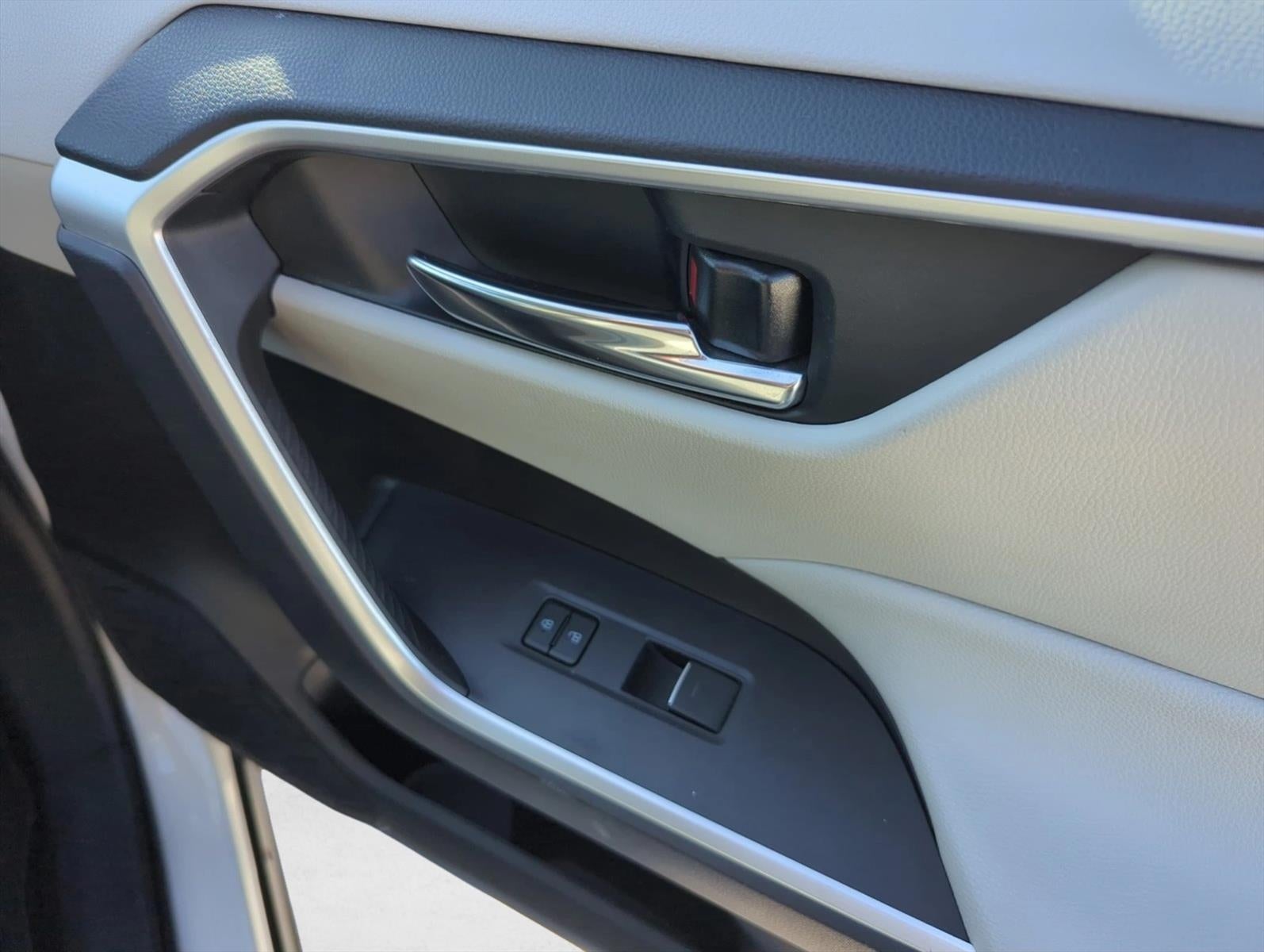 2022 Toyota RAV4 XLE FWD (GS)