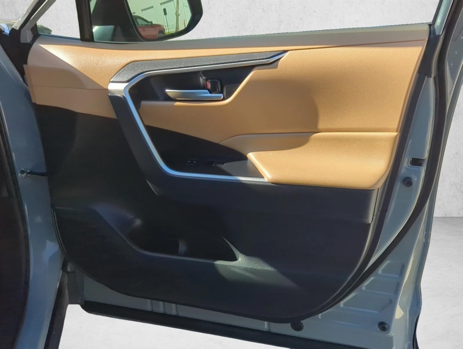 2023 Toyota RAV4 XLE FWD (GS)