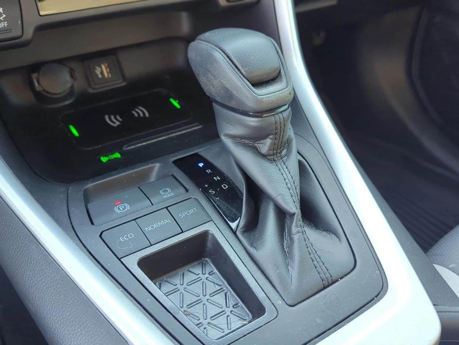2024 Toyota RAV4 XLE FWD (Natl)