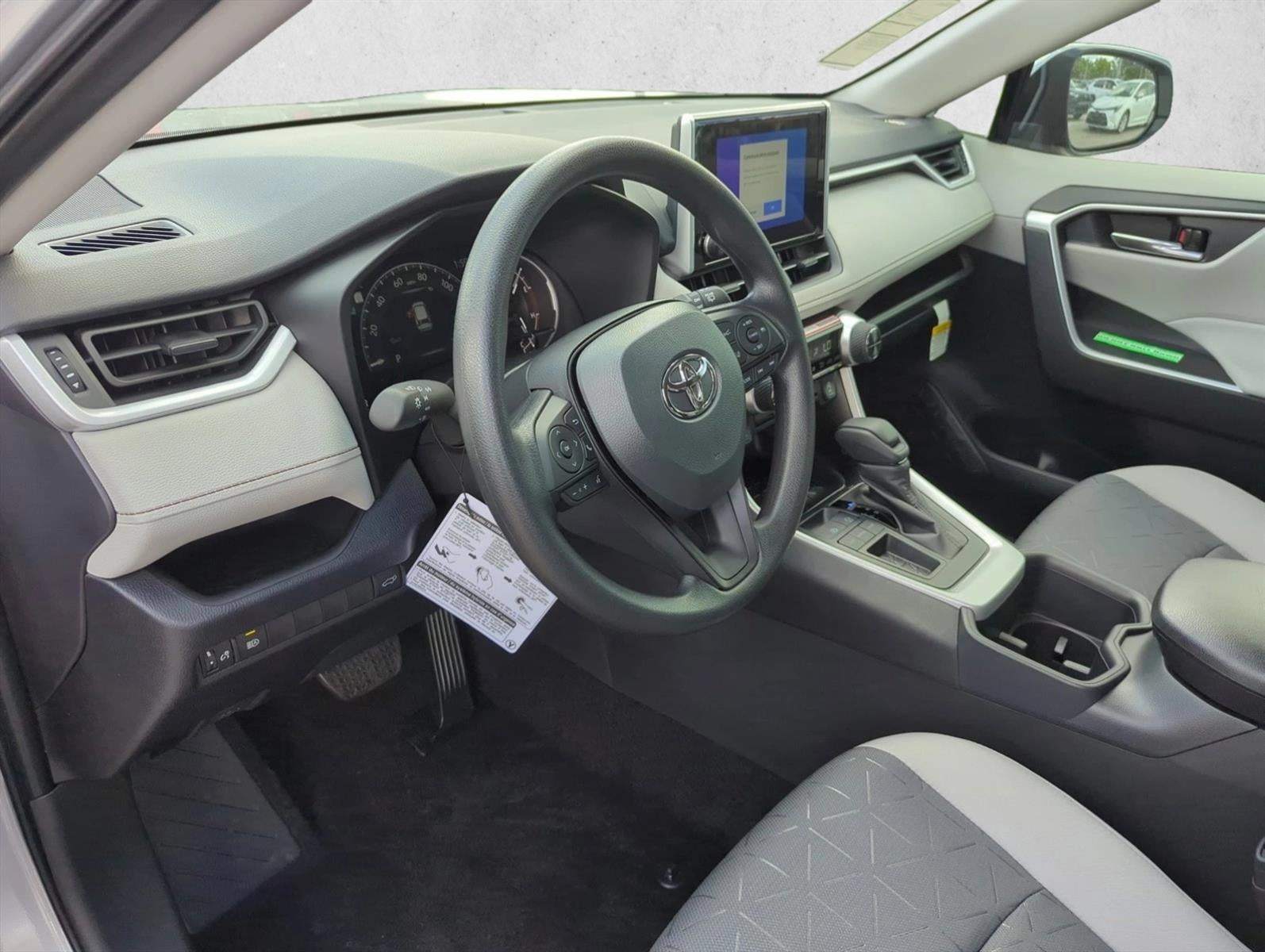 2025 Toyota RAV4 XLE FWD (GS)