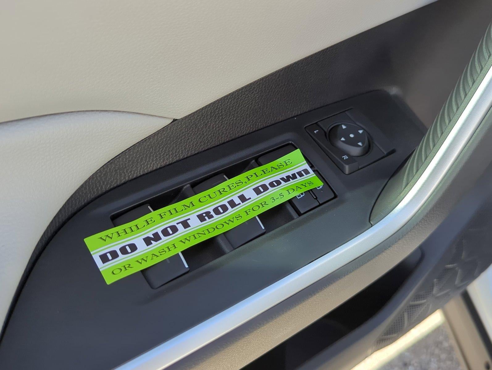 2025 Toyota RAV4 XLE FWD (GS)