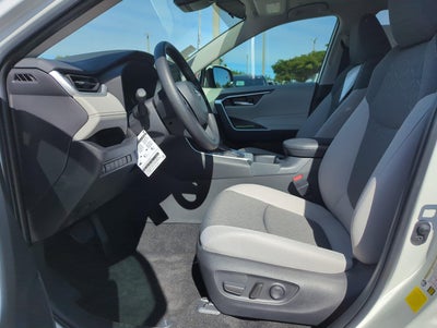 2025 Toyota RAV4 XLE FWD (GS)