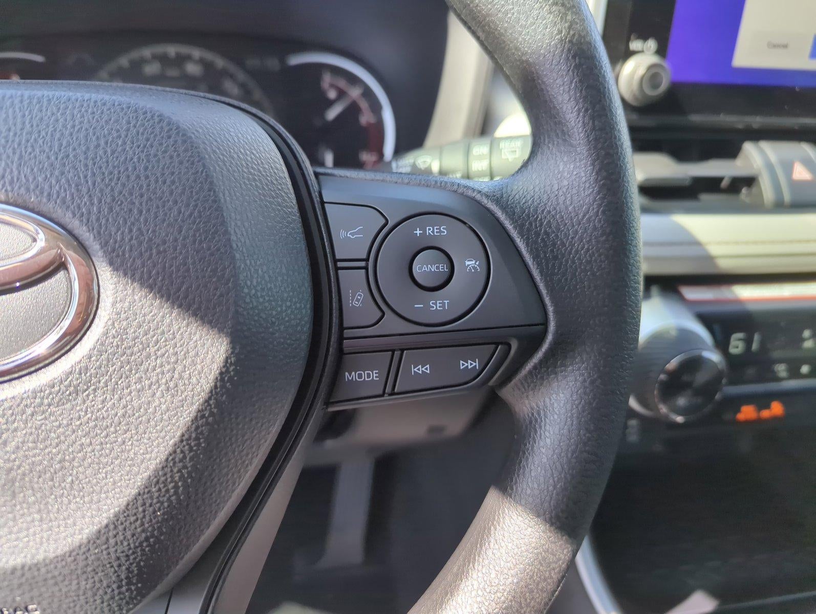 2025 Toyota RAV4 XLE FWD (GS)