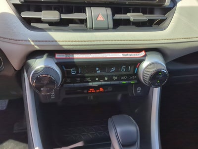 2025 Toyota RAV4 XLE FWD (GS)