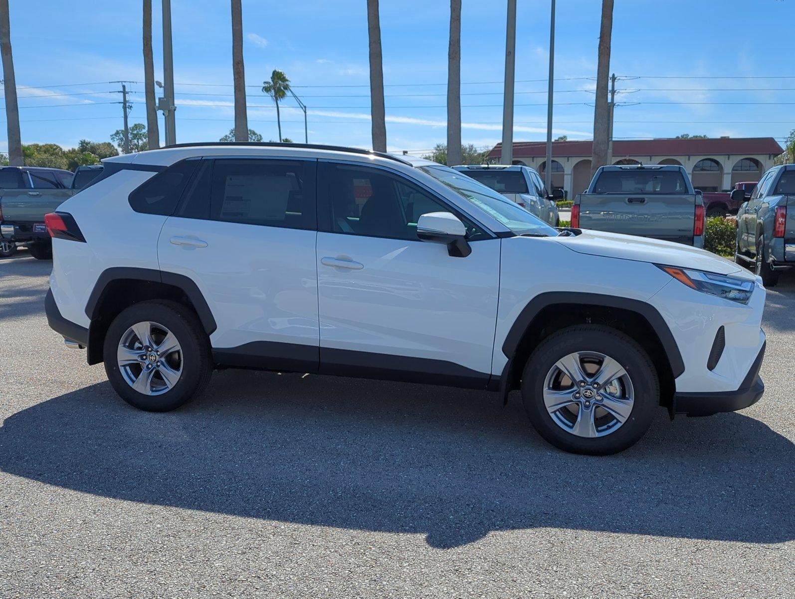 2025 Toyota RAV4 XLE FWD (GS)