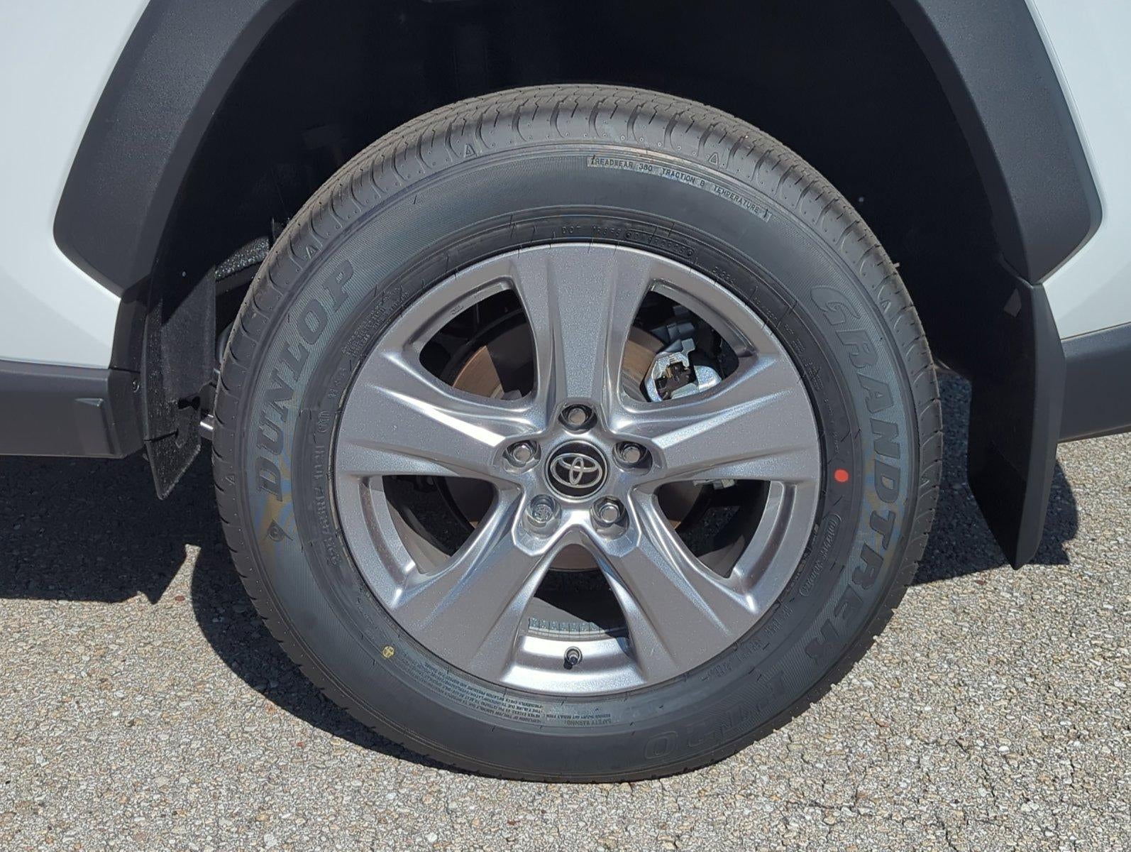 2025 Toyota RAV4 XLE FWD (GS)