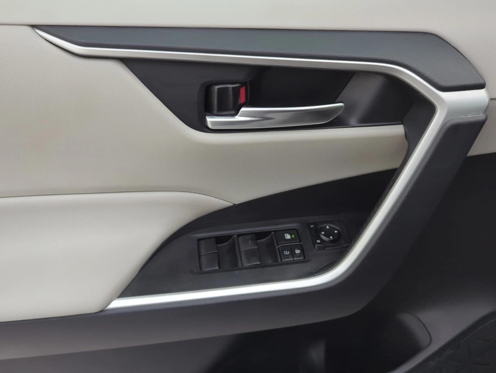 2021 Toyota RAV4 XLE FWD (GS)