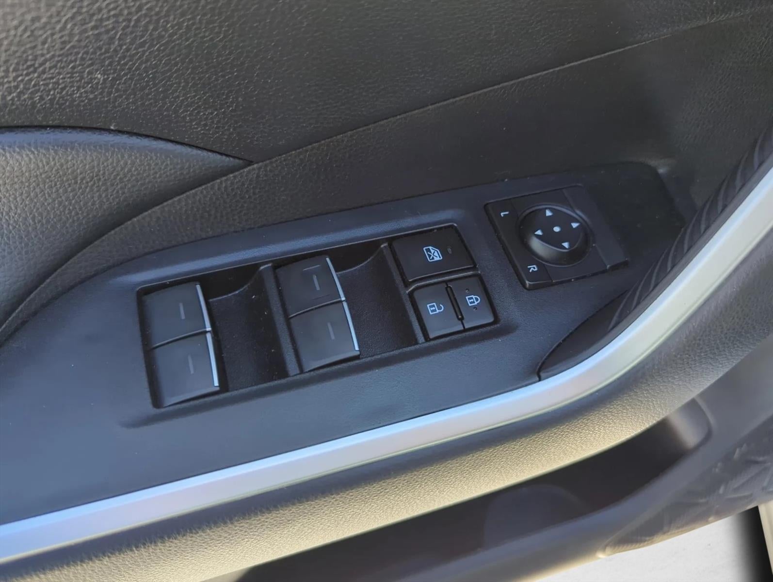 2024 Toyota RAV4 XLE FWD (Natl)