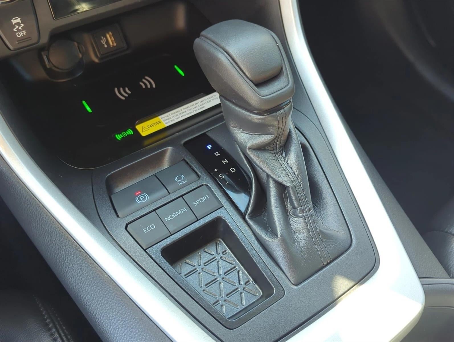 2025 Toyota RAV4 XLE FWD (Natl)