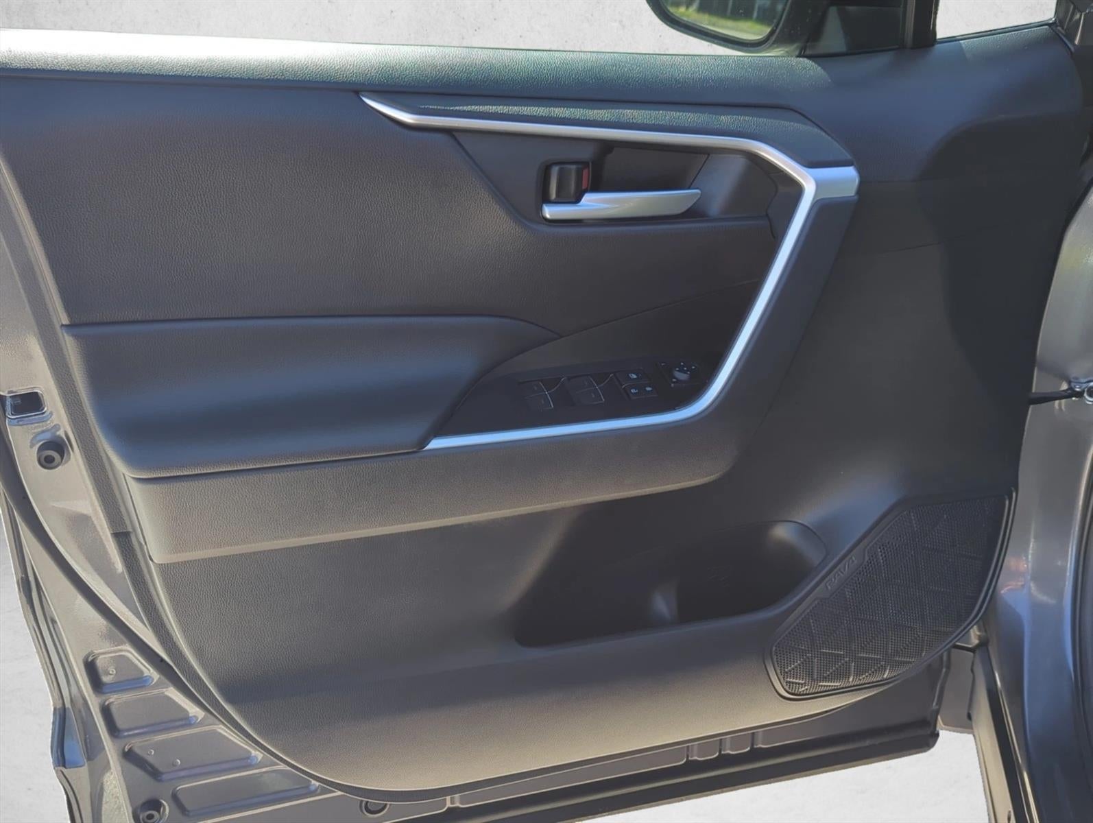 2025 Toyota RAV4 XLE FWD (Natl)
