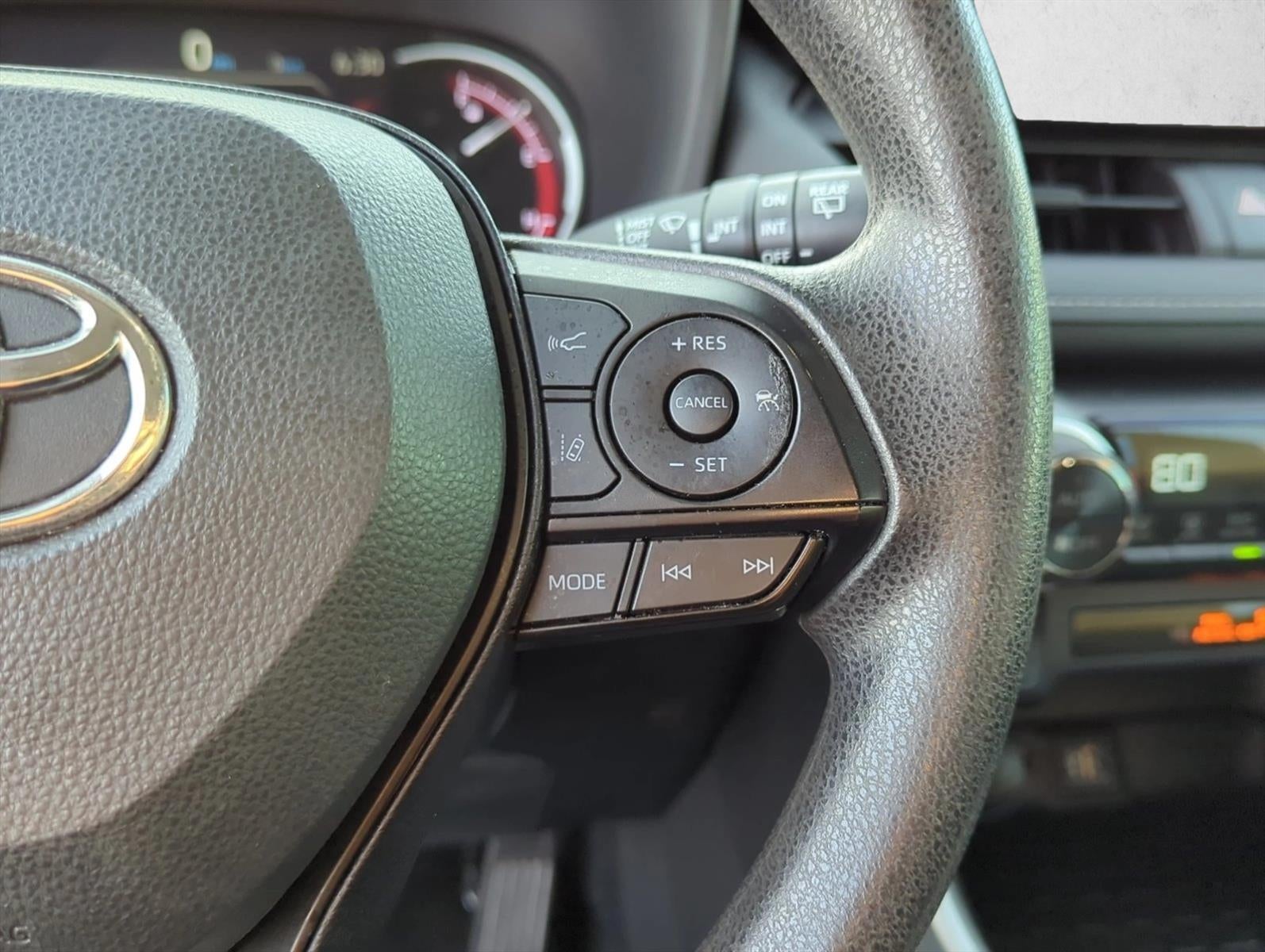 2023 Toyota RAV4 XLE FWD (GS)