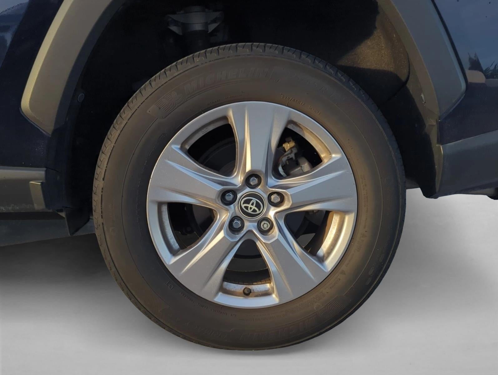 2023 Toyota RAV4 XLE FWD (GS)
