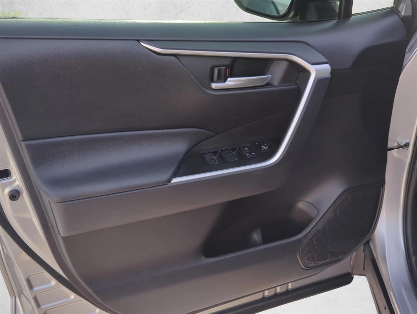 2024 Toyota RAV4 XLE FWD (Natl)