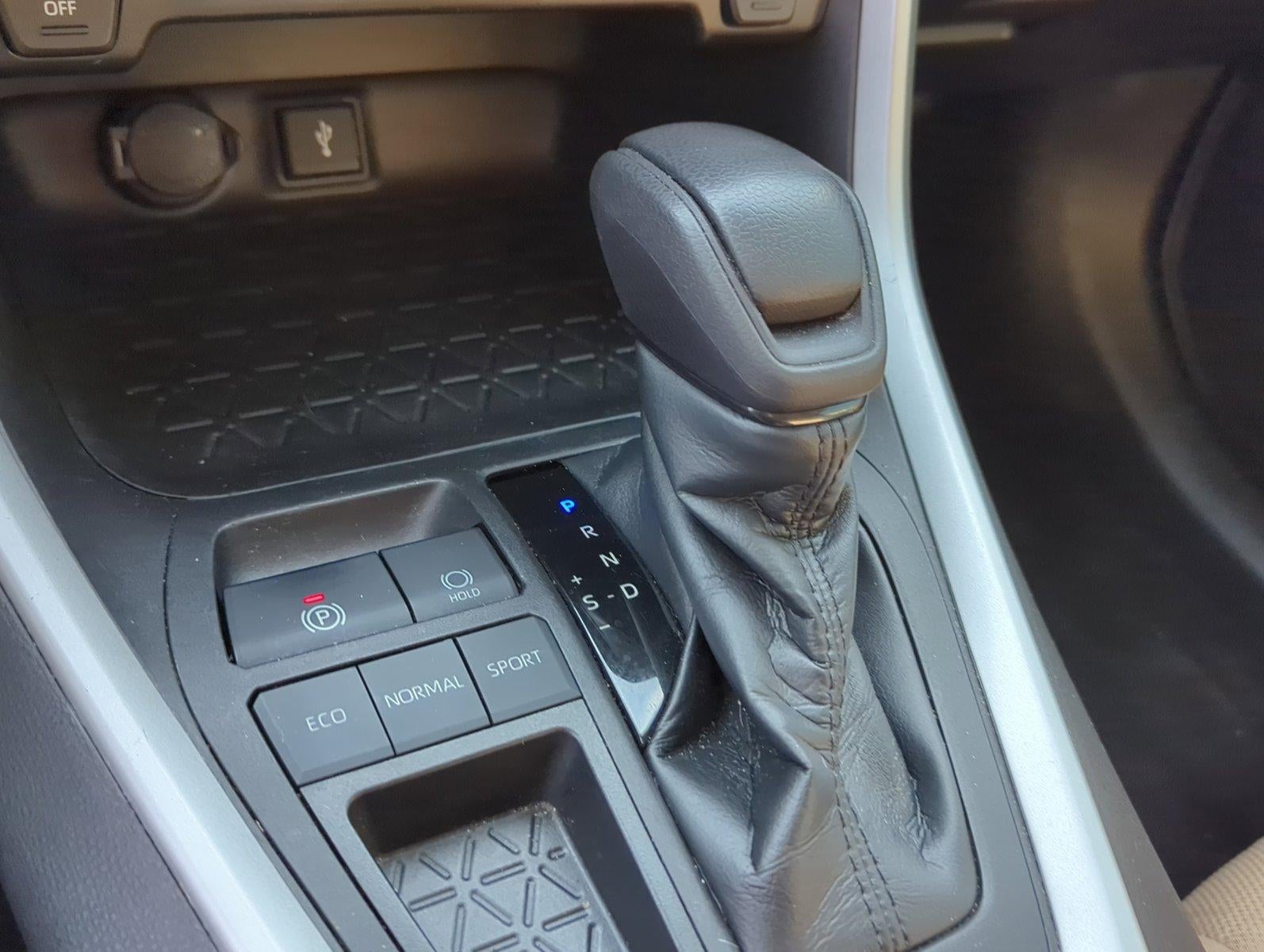 2021 Toyota RAV4 XLE FWD (GS)