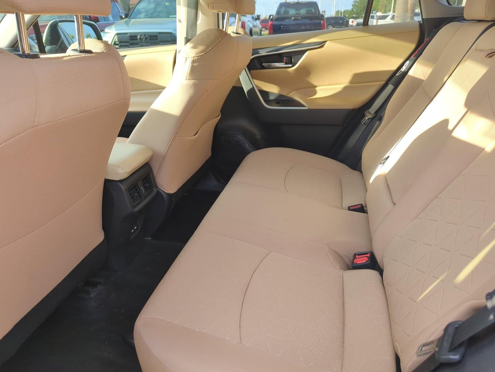 2021 Toyota RAV4 XLE FWD (GS)