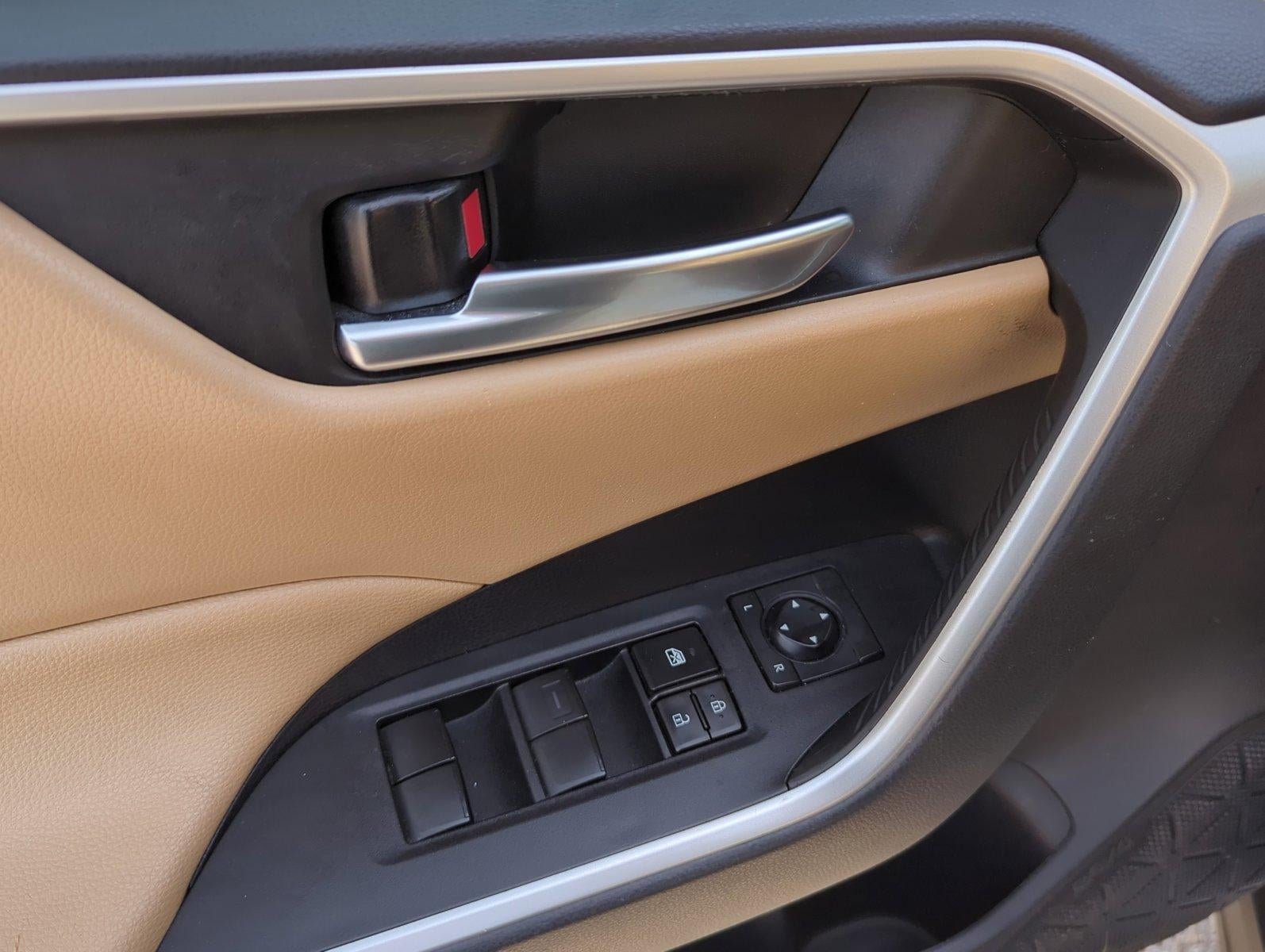 2021 Toyota RAV4 XLE FWD (GS)