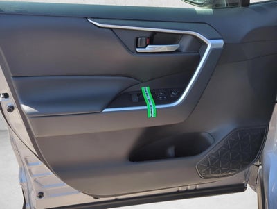 2025 Toyota RAV4 XLE FWD (GS)