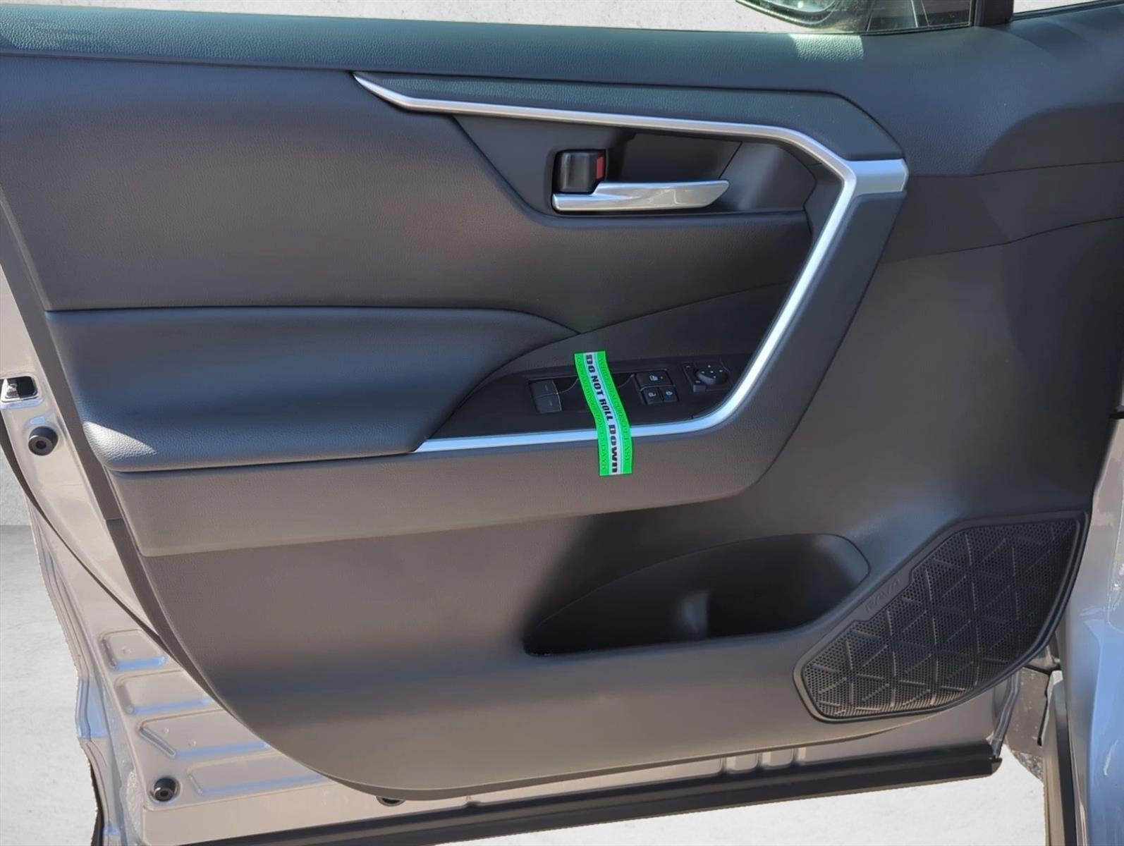 2025 Toyota RAV4 XLE FWD (GS)