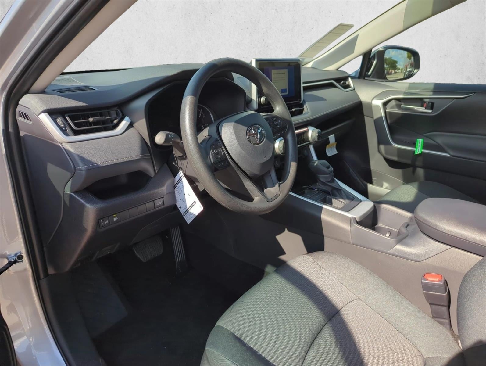 2025 Toyota RAV4 XLE FWD (GS)