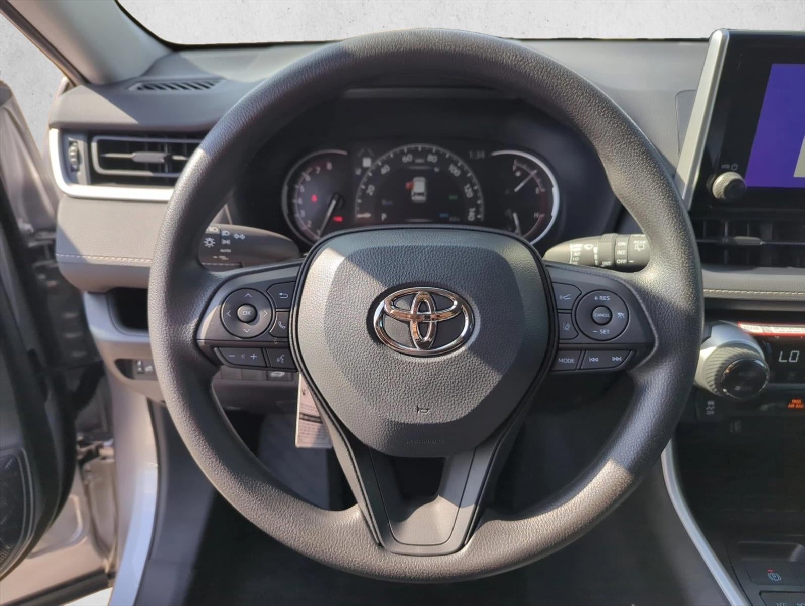 2025 Toyota RAV4 XLE FWD (GS)