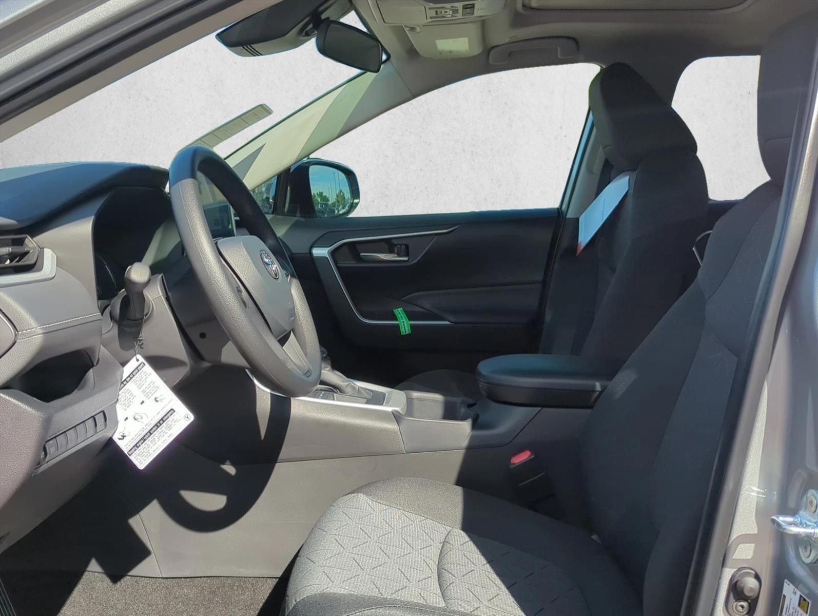 2025 Toyota RAV4 XLE FWD (GS)