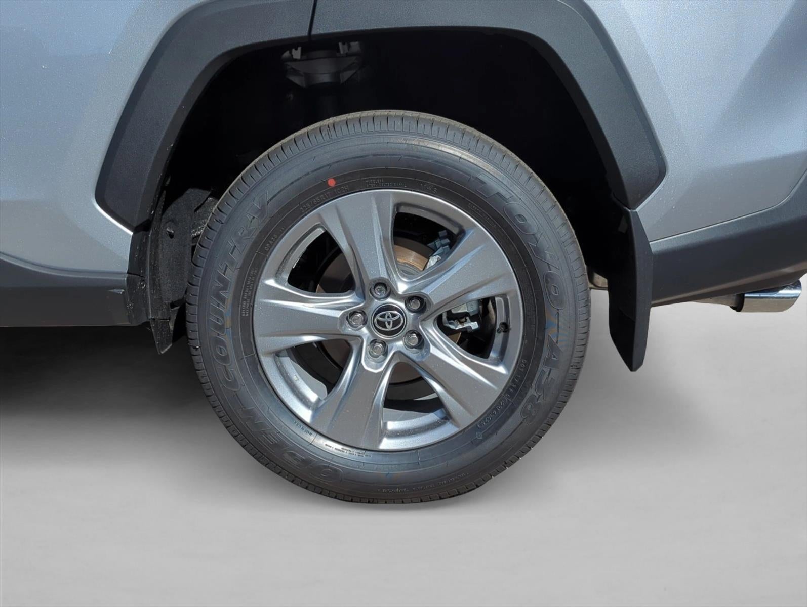 2025 Toyota RAV4 XLE FWD (GS)