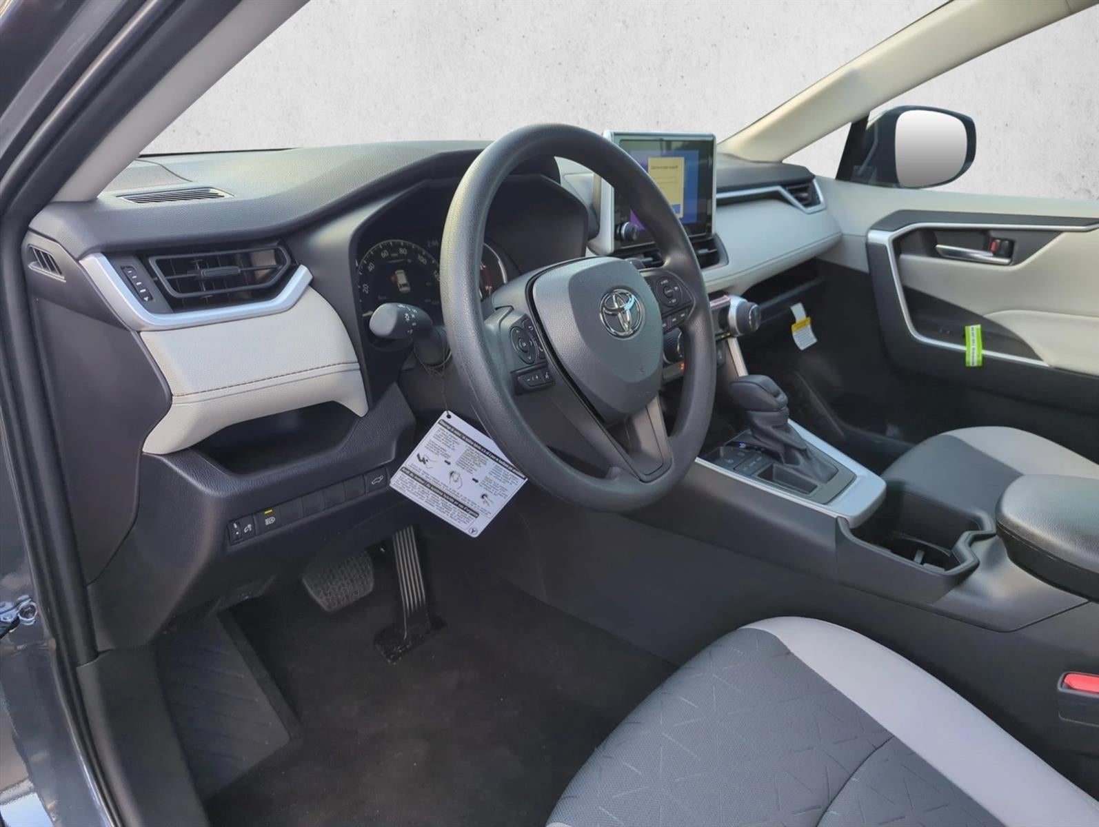 2025 Toyota RAV4 XLE FWD (GS)