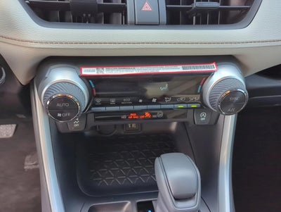 2025 Toyota RAV4 XLE FWD (GS)