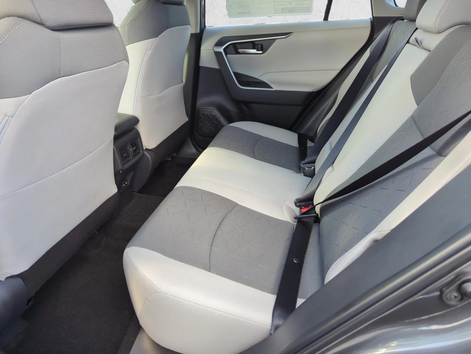 2025 Toyota RAV4 XLE FWD (GS)