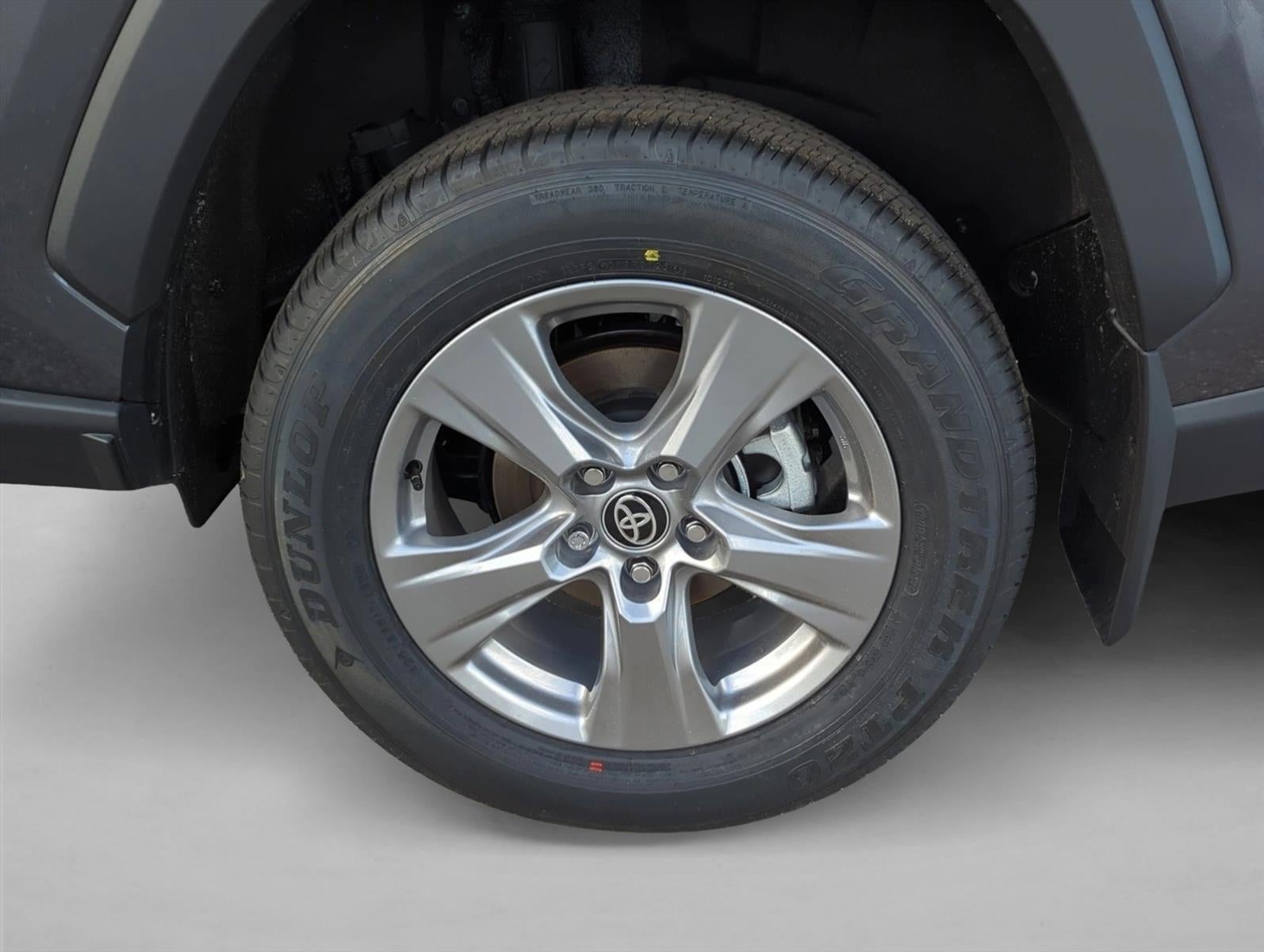 2025 Toyota RAV4 XLE FWD (GS)