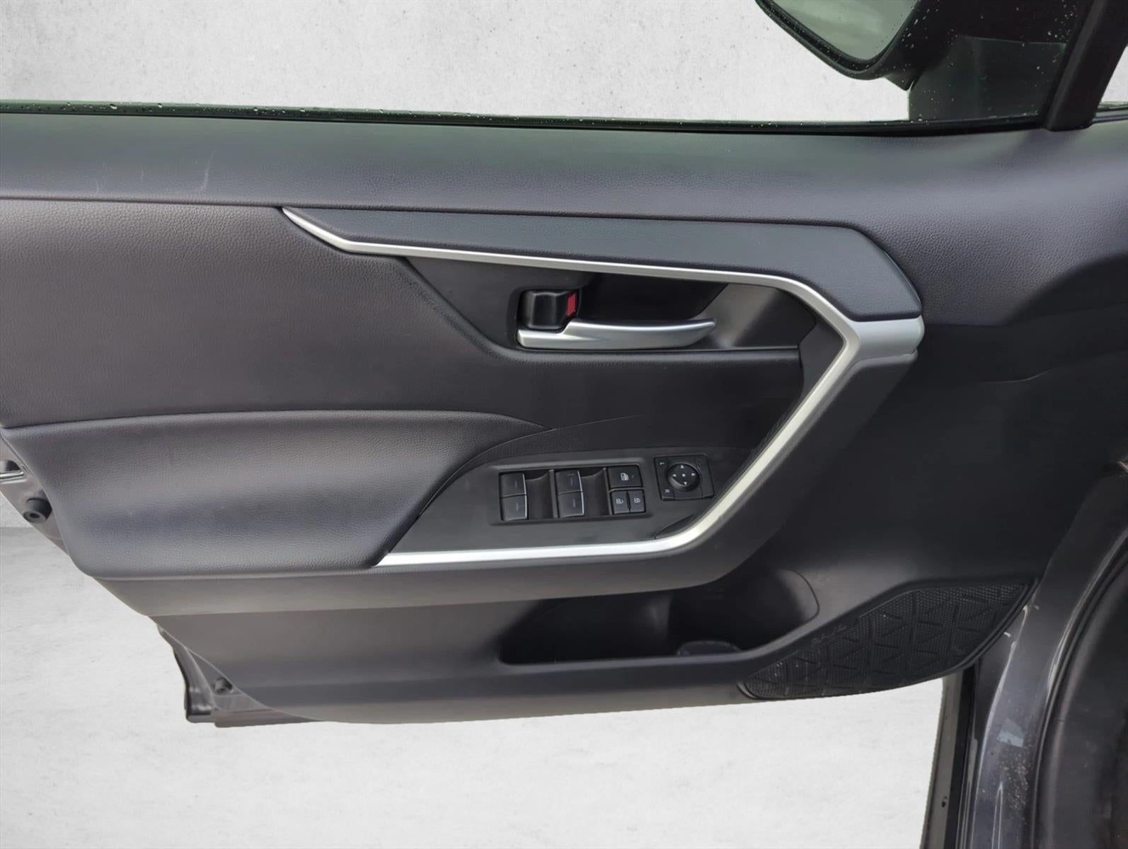 2025 Toyota RAV4 XLE FWD (GS)