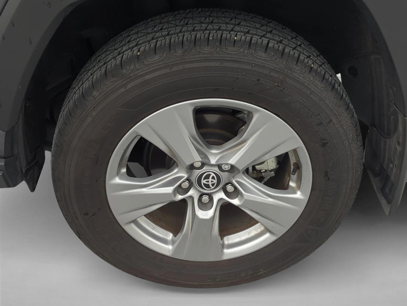 2025 Toyota RAV4 XLE FWD (GS)