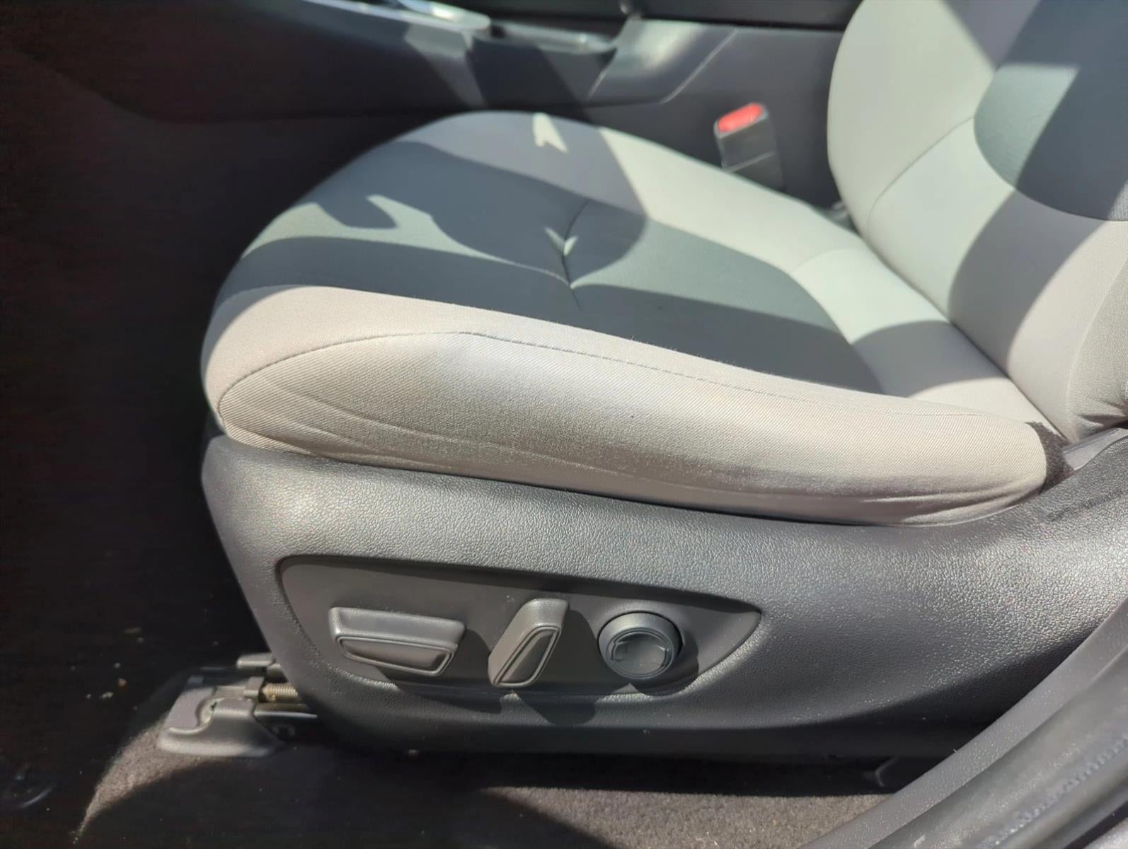 2022 Toyota RAV4 XLE FWD (GS)