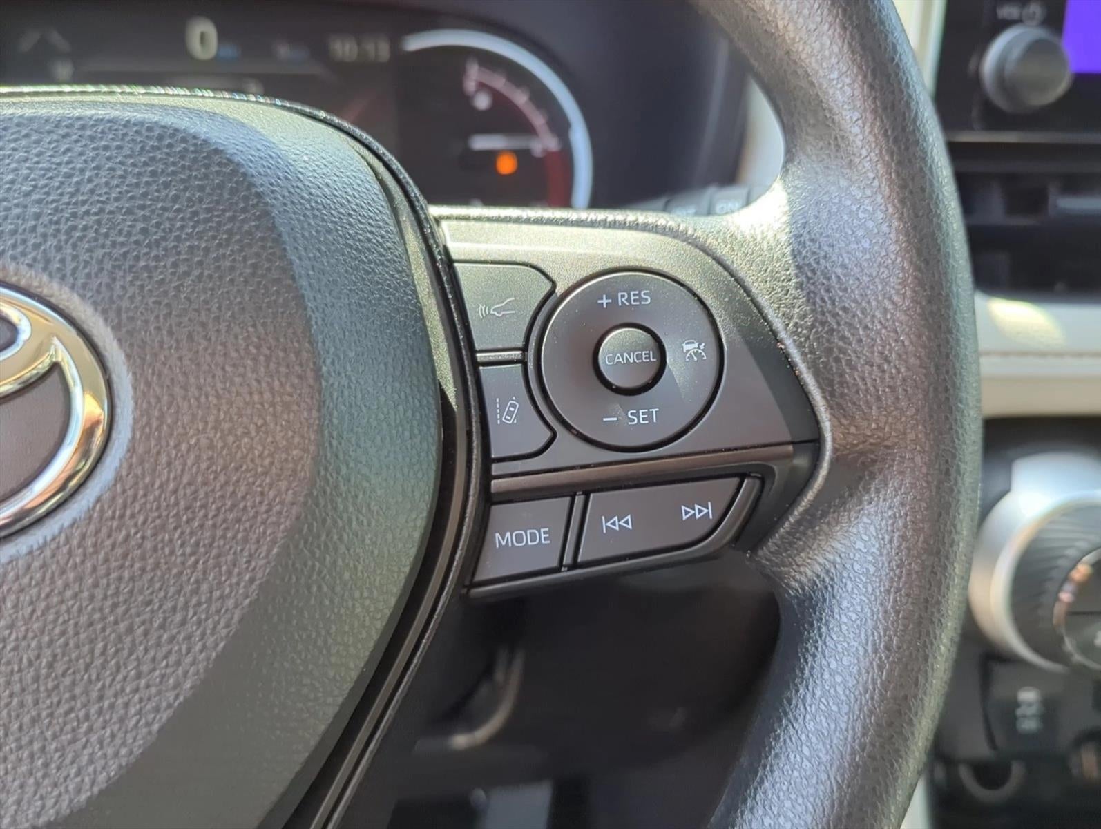 2025 Toyota RAV4 XLE FWD (Natl)