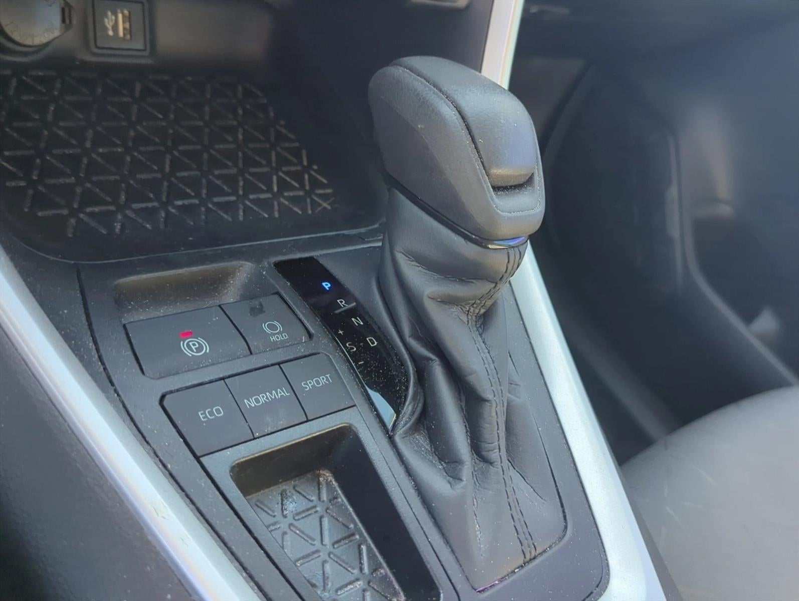 2024 Toyota RAV4 XLE FWD (Natl)