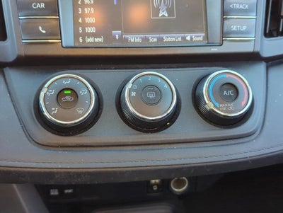 2017 Toyota RAV4 LE FWD (GS)