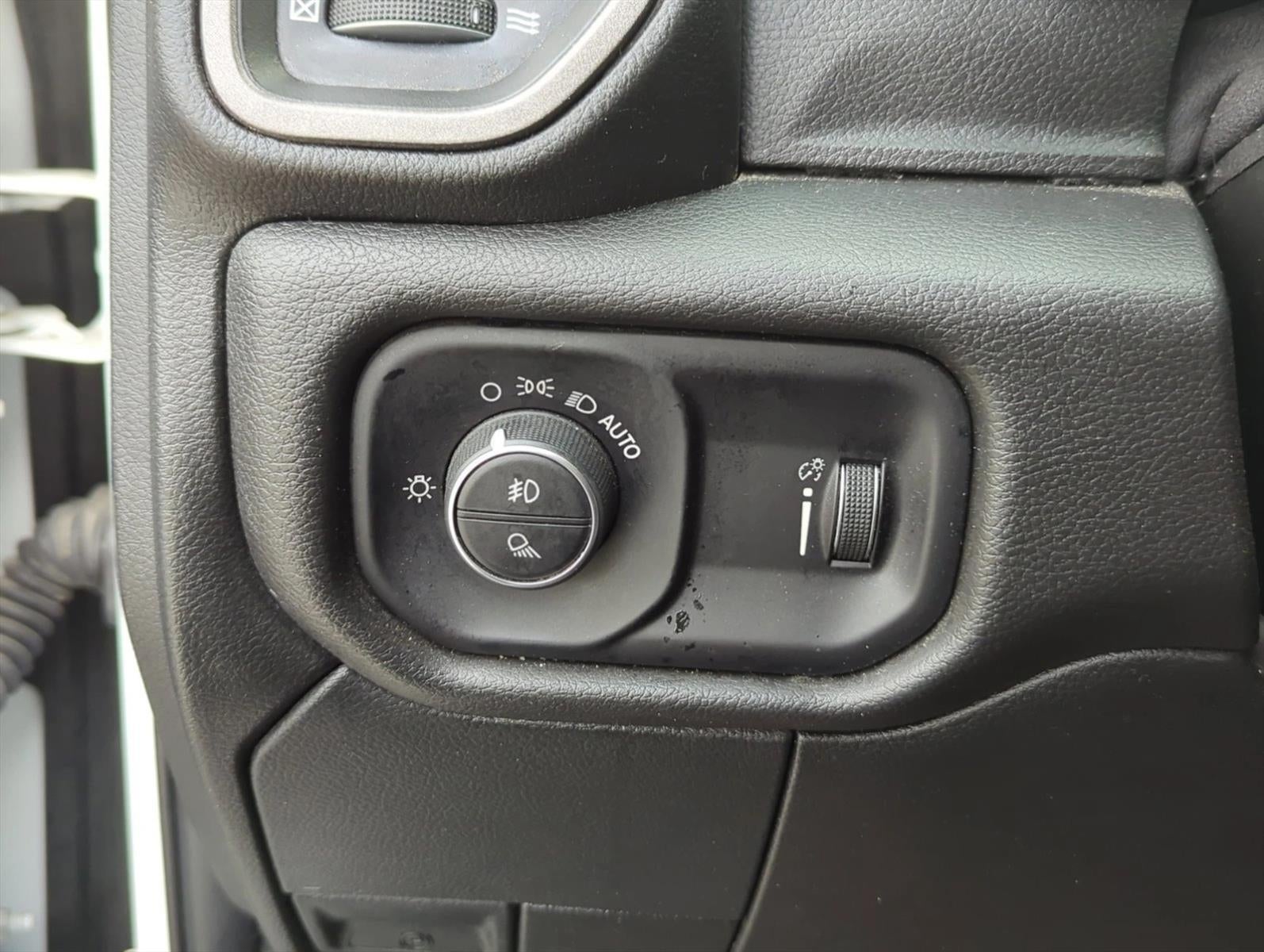 2023 RAM 3500 Tradesman 4x4 Crew Cab 8' Box