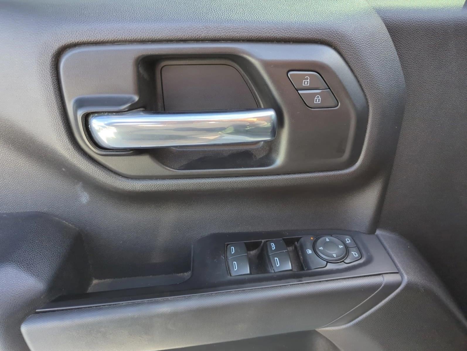 2020 Chevrolet Silverado 1500 Crew Cab Short Box 2-Wheel Drive Custom