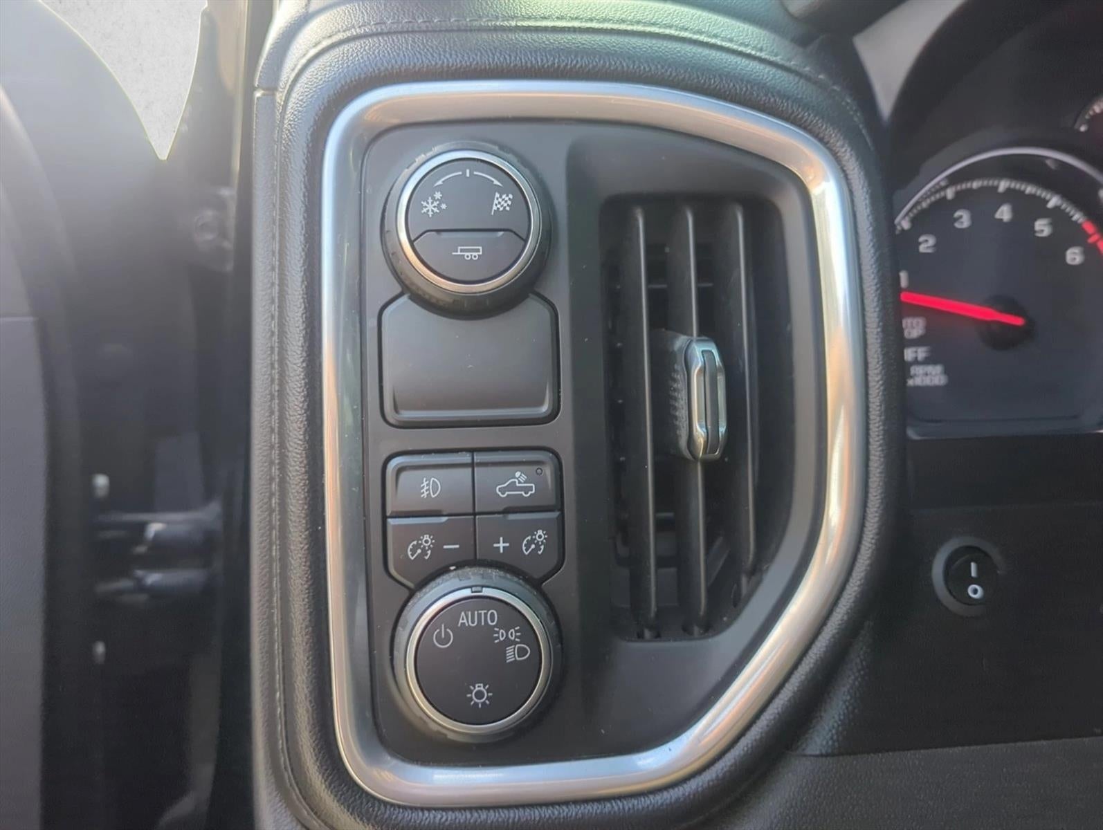 2019 Chevrolet Silverado 1500 Crew Cab Short Box 2-Wheel Drive RST